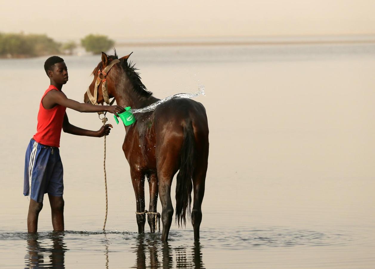 A La Ficelle Du Lac Rose Niaga ภายนอก รูปภาพ
